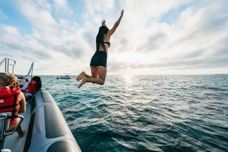 Palma Bay: Speedboat Discovery Tour - Price and Duration