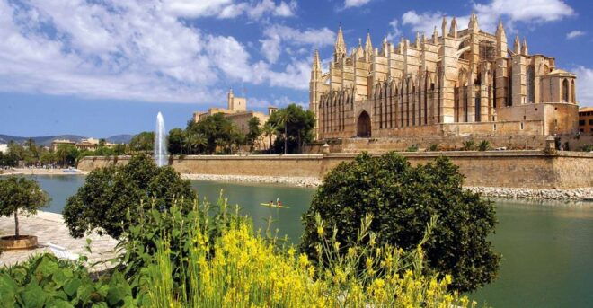 Palma De Mallorca: City Walking Tour With the Cathedral - Meeting Point