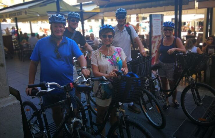 Palma De Mallorca: Guided Bicycle Tour With Tapas & a Drink - Tour Experience