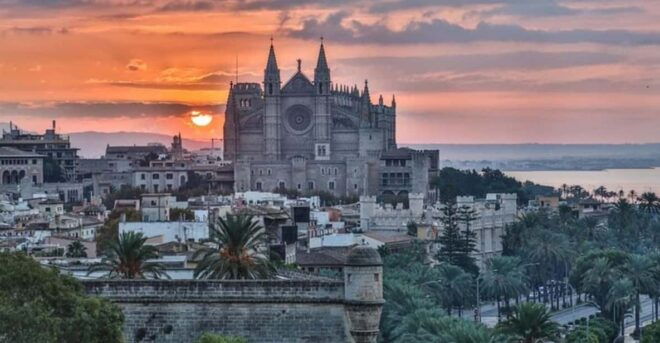 Palma De Mallorca: Private Custom Tour With a Local Guide - Tour Features