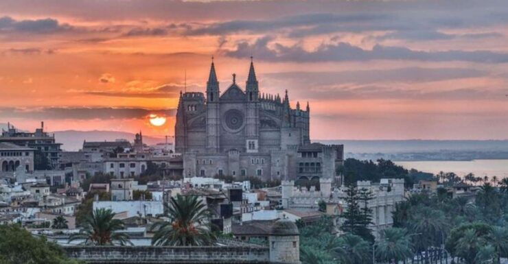 Palma De Mallorca: Private Custom Tour With a Local Guide - Tour Experience