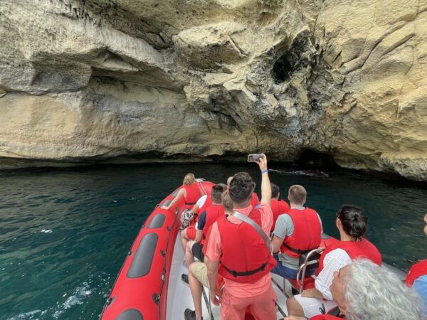 Palma De Mallorca: Sightseeing Speedboat Tour With Pickup - Group Size and Requirements