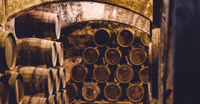Palma: Distillery Tour With 3 Spirits and Tapas Tasting - Experience Highlights