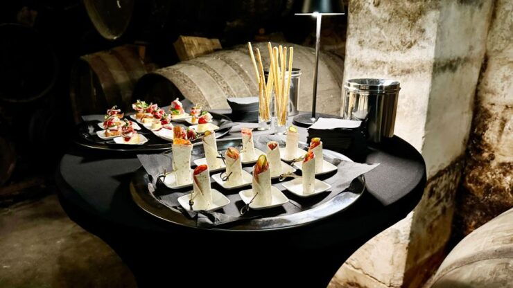 Palma: Distillery Tour With 6 Spirits and Tapas Tasting - Tour Overview