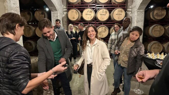 Palma: Distillery Tour With 6 Spirits and Tapas Tasting - Tasting Experience