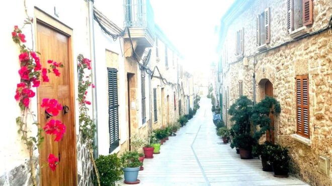 Palma: Funfortwo, Creative Relationship Game and City Walk - Cancellation Policy