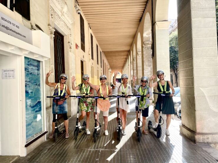 Palma: Guided 1.5 H City Tour on Electric Scooter - Tour Details