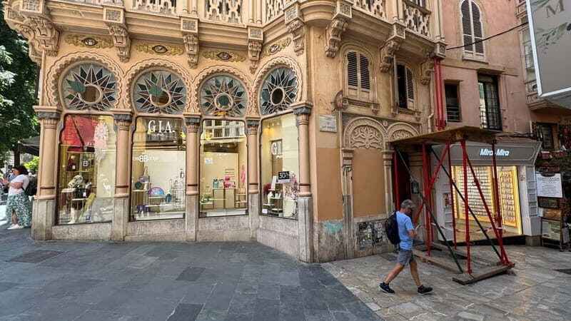 Palma in person and away from the crowds - Why Choose This Tour?