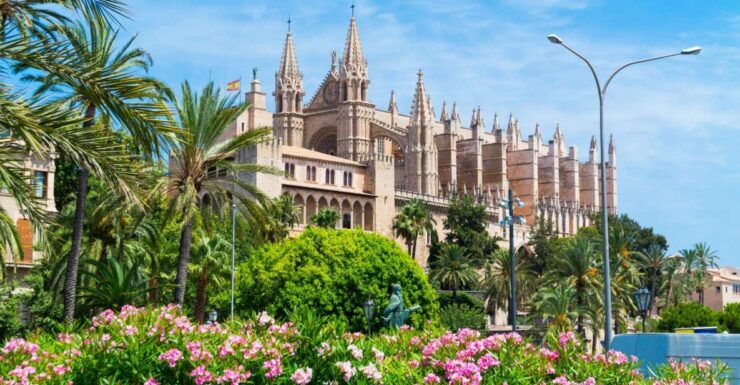 Palma Mallorca: Highlights Self-Guided Scavenger Hunt & Tour - Activity Details