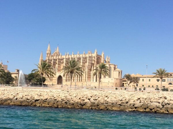 Palma Old Town Insider Tour With Visit of the Cathedral - Exploring Architectural Wonders
