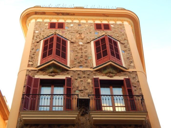 Palma: Old Town Tour & Cathedral Skip-the-Line Ticket - Tour Experience and Value