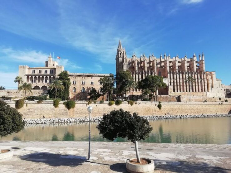 Palma: Secrets, Mysteries, and Legends Walking Tour - Historical Secrets Unveiled