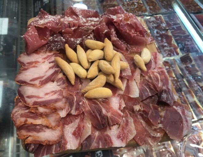 Palma: Walking Tour With Mediterranean Delicacies - Meeting Point