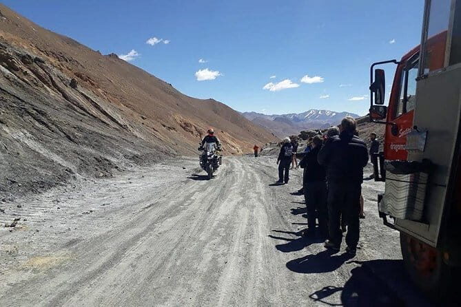 Pamir Highway in 5 days from Dushanbe to Osh - Transportation and Logistics