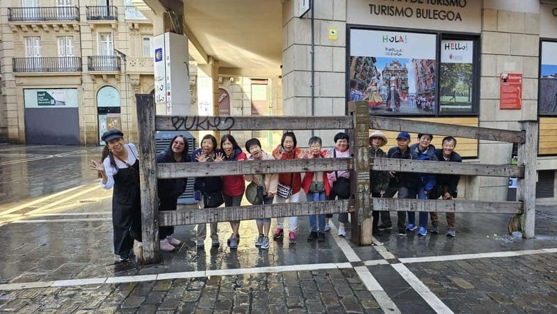 Pamplona: Walking Tour and Photo Session with Bulls - What to Expect from the Tour