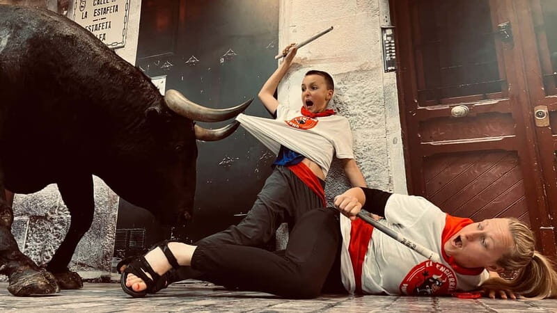 Pamplona: Walking Tour and Photo Session with Bulls - FAQ