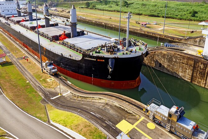 Panama Canal-City Tour and the Molas - Panama Canal Exploration