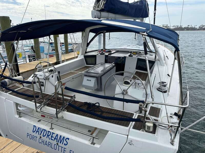 Panama City Beach: Private Sailboat Charter with Snorkeling - Drinks and Relaxation