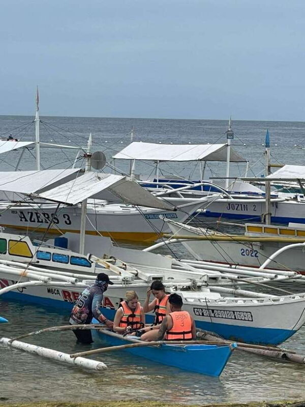 Panglao:Balicasag & Virgin Island PRIVATE with Lunch - Lunch Break and Relaxation