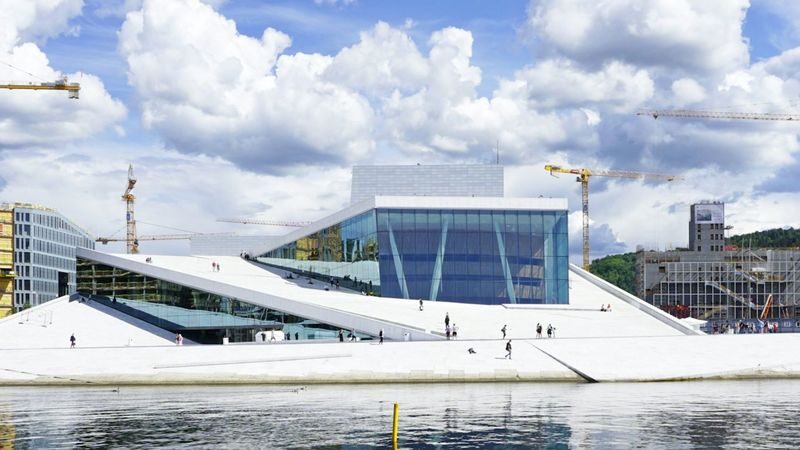 Panorama Walking Tour in Oslo - A coach ride that connects Oslo’s far-flung sights