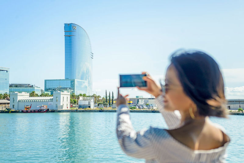 Panoramic Barcelona: E-Bike with Montjuic Cable Car and Boat Trip - What the guide and e-bike add