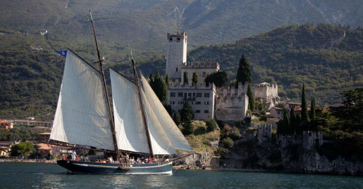 PANORAMIC CRUISE ON HISTORICAL SAILBOAT - Activity Details