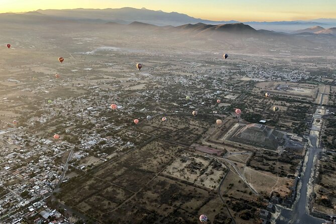 Panoramic Flight to Teotihuacanán in Small Plane 2 People - Additional Information and Reviews