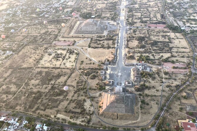 Panoramic Flight to Teotihuacanán in Small Plane 2 People - Price and Terms