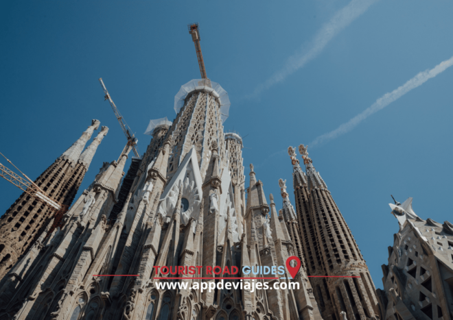 Panoramic Route by Car 2 Hours With Pick up Port and Airport - Las Ramblas