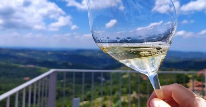 Panoramic Sightseeing Tour With Aperitivo - Location Details