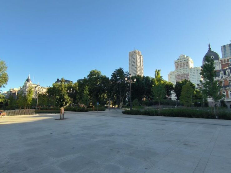 Panoramic Tour of Madrid With Private Guide and Private Car - Itinerary Overview and Flexibility