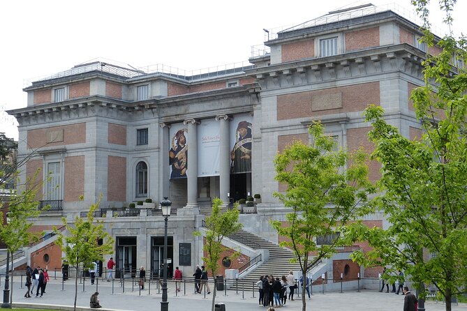 Panoramic Tour of Madrid With Tapas Tasting - Common Questions