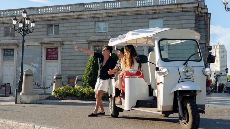 Panoramic tuk tuk ride tour in Madrid - Key points before you book