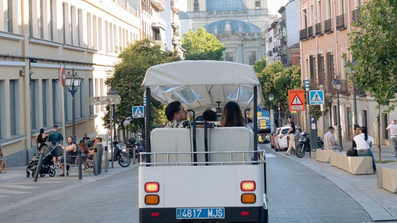 Panoramic tuk tuk ride tour in Madrid - The Royal Palace and what to clarify