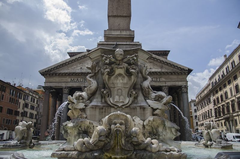 Pantheon Small Group Express Tour in Rome with Skip-The-Line Tickets - Is skip-the-line entry worth it?
