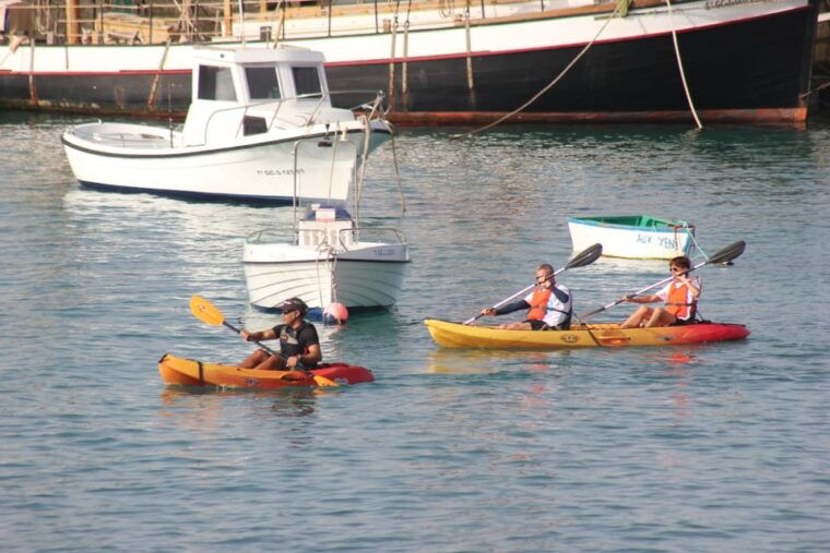 Papagayo: Kayak Experience in Los Ajaches Natural Monument - Safety Briefing and Kayaking