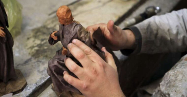 PAPER-MACHÉ WORKSHOP - Techniques and Materials