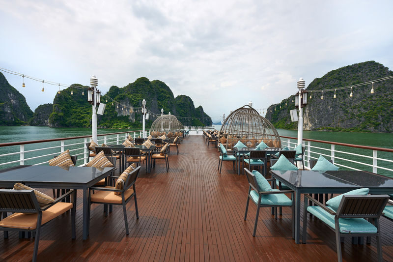Paradise Delight Day Cruise: Ha Long Bay, Sung Sot, Ti Top - Buffet lunch and a pause between stops