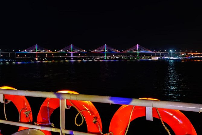 Paradise Dinner Cruise - Inclusions and Entertainment