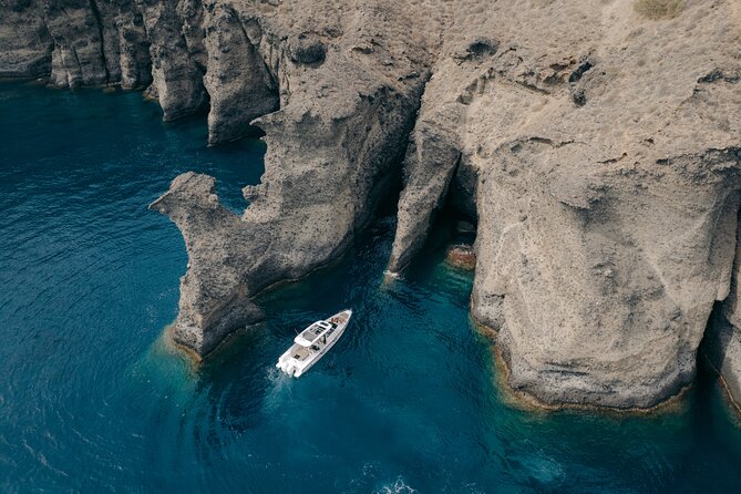 Paradise in Santorini: The Ultimate Private Motor Yacht Cruise - Expectations and Itinerary