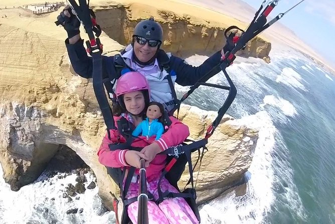 Paragliding Flight at the Paracas National Reservation - Meeting and Pickup