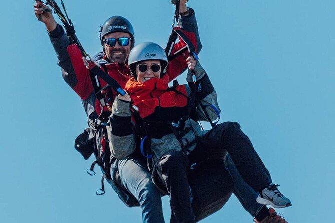 Paragliding Flight in Nazaré - Date and Travelers