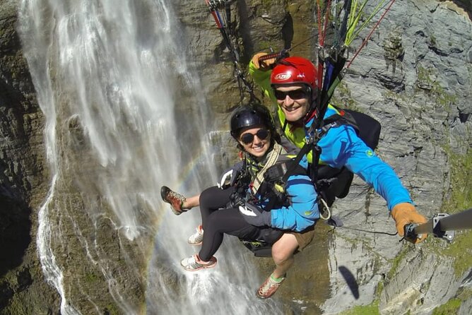 Paragliding Over the Lauterbrunnen Valley - Flight Details and Features