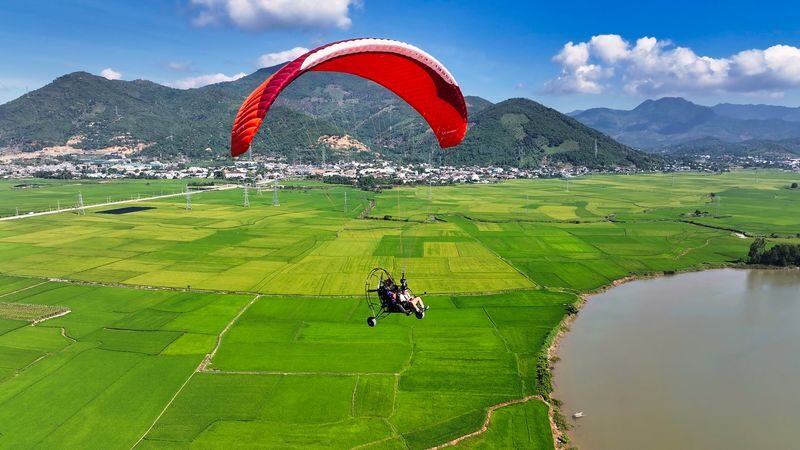 Paramotor Experience in Nha Trang - Nha Trang Bay from above