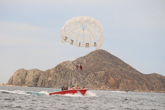 Parasailing Adventure in Los Cabos - A Closer Look at the Parasailing Experience in Los Cabos