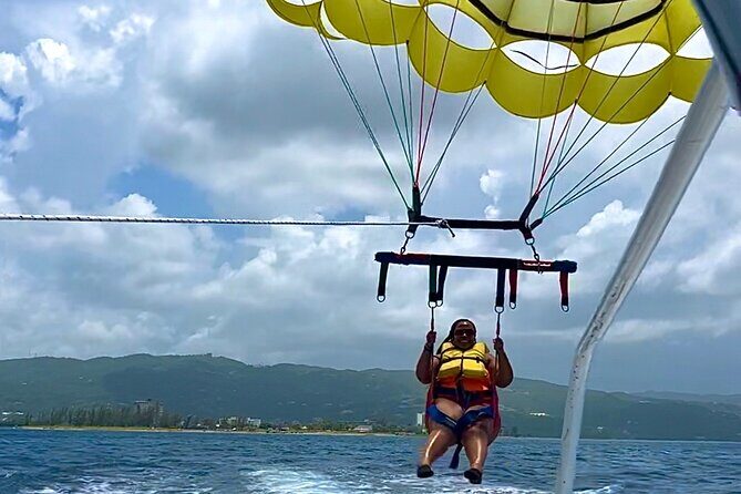Parasailing Experience in Montego Bay - An In-Depth Look at the Parasailing Experience in Montego Bay