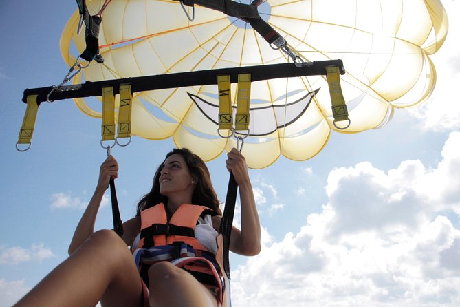 Parasailing in Playa Del Carmen With Transfer - Overview of Parasailing Experience