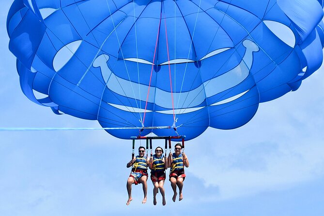Parasailing in Waikiki Hawaii - Price and Booking