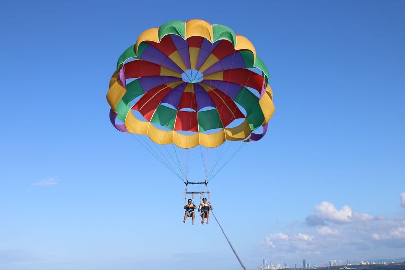 Parasailing over Surfers Paradise - Tandem, solo or triple: choosing your flight