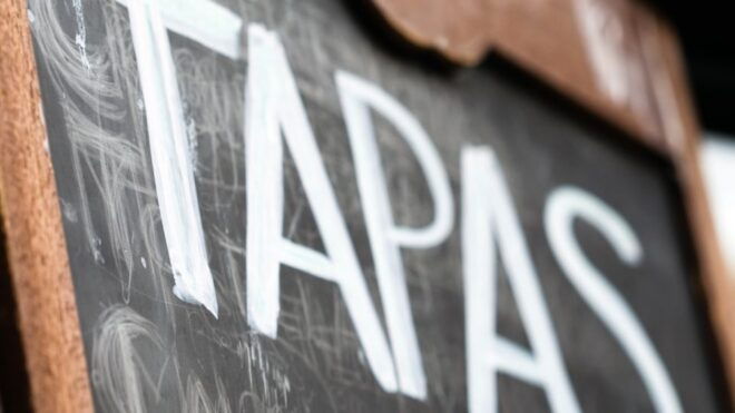 Parc De La Ciutadella: Photography Workshop+Tapa & Wine - Culinary Experience